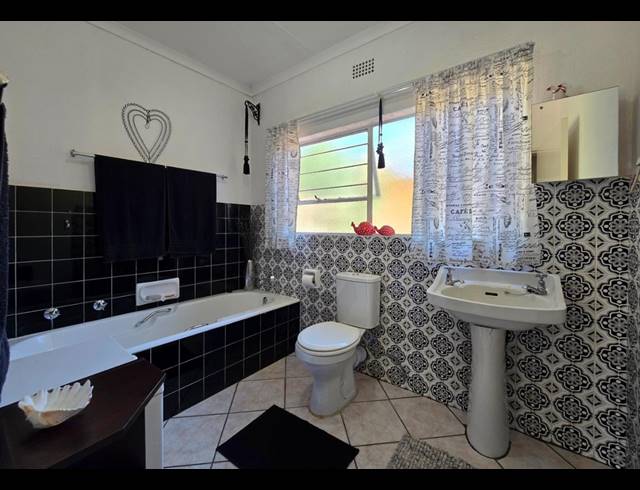 3 BEDROOM HOUSE FOR SALE IN BRACKENHURST